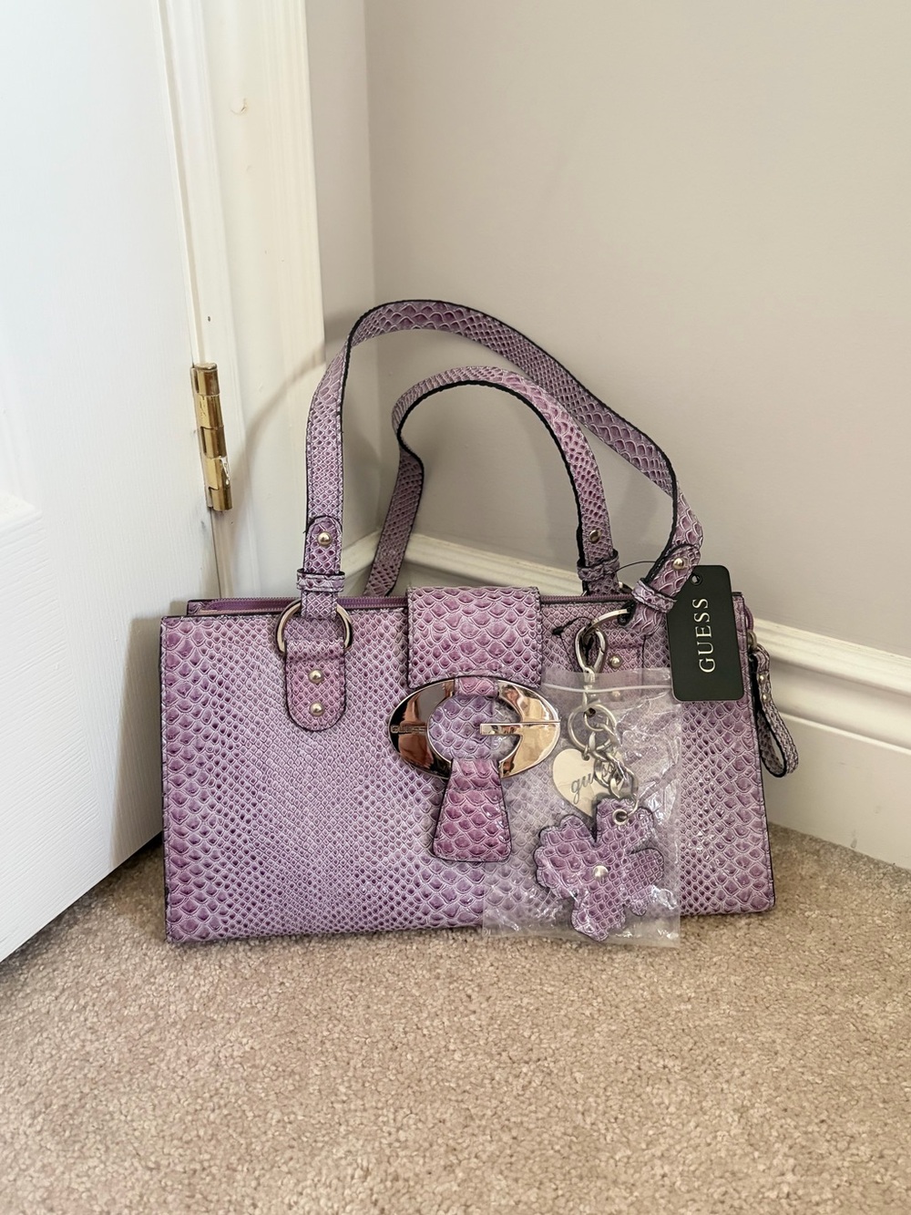 VINTAGE GUESS SHOULDER BAG